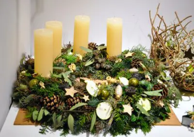 Adventskranz Gold Und Cremefarben