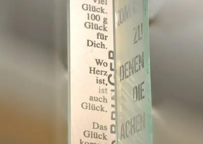 Glueck Weisheit Spruch Glas